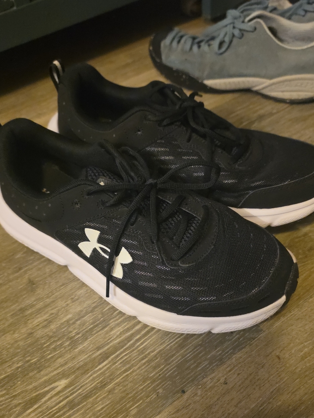 Under Armour Mens Black Sneakers Size 12